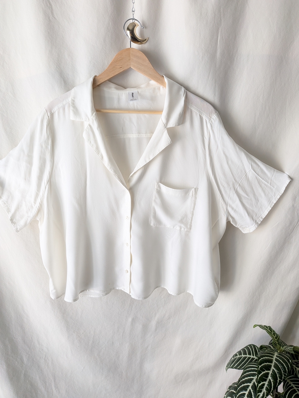 Women's Cream Short-Sleeve Button Front Camp Shirt